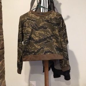 cropped army crew neck